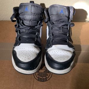 Little kids Jordan 1 Mid
